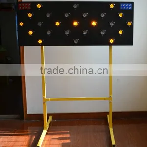 Solar Portable LED Arrow Board thumbnail-1
