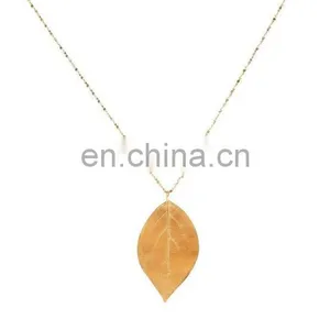 Leaf Design Pendant Necklace thumbnail-1