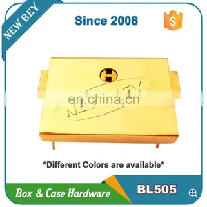 China Wholesale Mini Metal Gold Jewelry Box Key Lock With Key thumbnail-2