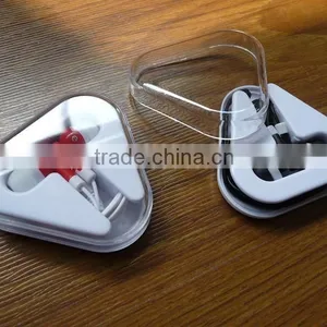 Triangle Plastic Case Earphone for Promotional Proposal thumbnail-1