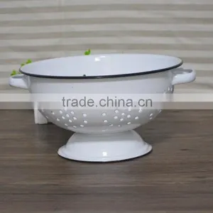 Stainless Steel Enamel Fruit Colander thumbnail-1