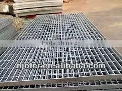 Walking Steel Grating thumbnail-1