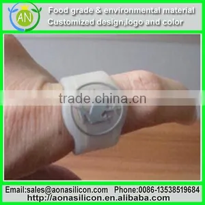 2014 Low Price Promotion Gift Silicone Finger Ring thumbnail-1