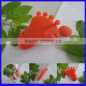 Hong Kong Foot Shape Silicone Earphone Cable Winder for Wholesales thumbnail-1