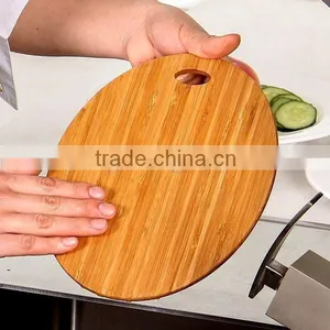 Wooden Pig Shaped Cutting Board Round Wood Cutting Board With Handle thumbnail-3