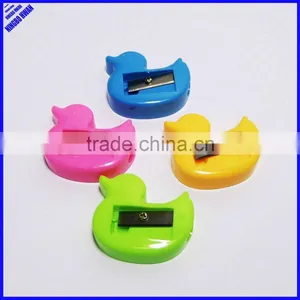 One Hole Plastic Duck Shaped Novelty Cartoon Pencil Sharpener thumbnail-2
