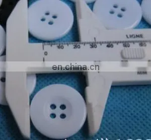 2017 HOT SALES BLACK AND WHITE BUTTON 1CM-2.3CM RESIN BUTTON DECORATED DYEABLE BUTTON thumbnail-1