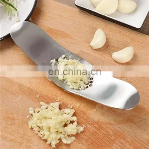 High Quality Creative Kitchen Tools Multifunction Garlic Press thumbnail-5