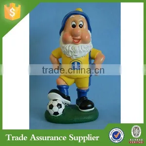 Wholesale Funny Resin Soccer Gnome Figurine Wholesale thumbnail-1