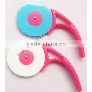 KA-3328 Disposable Pizza Cutter thumbnail-1