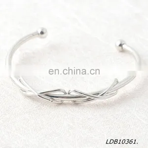 Immitation Rhodium Bowknot Statement Casting Cuff Bracelet thumbnail-2