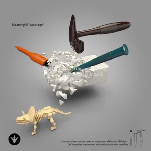 Dinosaur Skeleton Dig Kit thumbnail-4