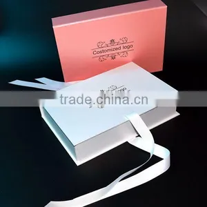 Luxury Customized White Bra Packaging Box Design thumbnail-5