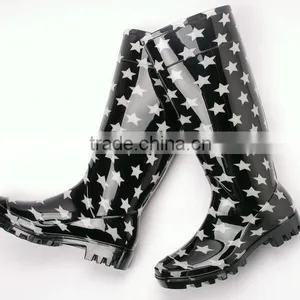 Traditional Rubber Boots thumbnail-1