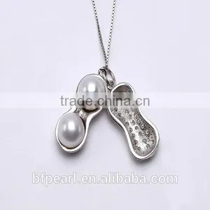 8.5mm Unique White Pearl Pendant Designs With a Sterling Silver Chain thumbnail-1