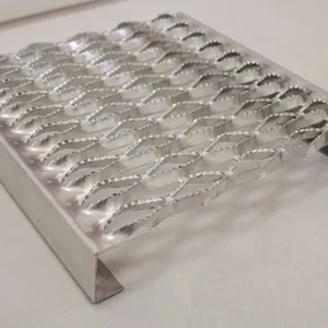 Factory Price Fisheye Non-Slip Perforated Plate, Bump Round Hole Punching Plate thumbnail-5