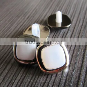 Earring Designed Plastic Button thumbnail-1