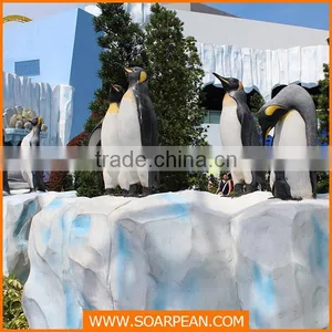 New Style Fiberglass Penguin Window Display thumbnail-2