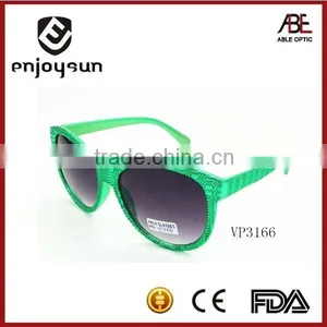 Colorful Fashion Cheapest China Made Branded Sunglasses With Grid Pattern thumbnail-5