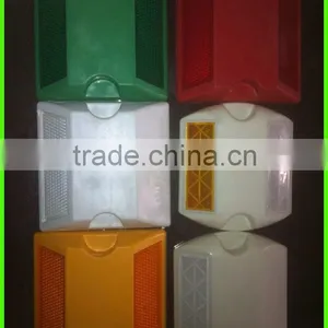 Security Road Plastic Reflector thumbnail-1