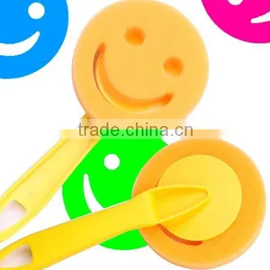 Kid Plastic Smile Shaped Paint Brush thumbnail-3