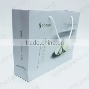 Cheap White Paper Handbag With Custom Printing thumbnail-4