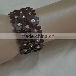 Wholesale Black Genuine Leather Bracelet With Flowers thumbnail-2