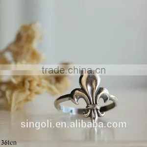 Antiques Silver Fleur de Lis Sterling Silver Ring thumbnail-3