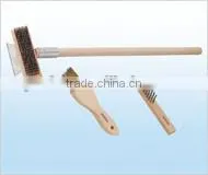 Brass-coated Wire Brush Long Wooden Handle Steel Wire Brush With Knife Wire Brush thumbnail-1