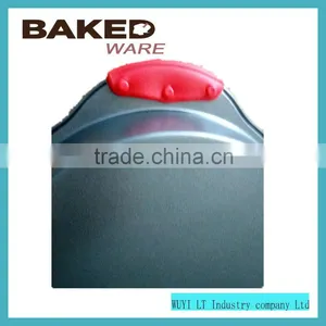 Checkerboard Cake Pan Baking Pan With Silicone Handle thumbnail-5