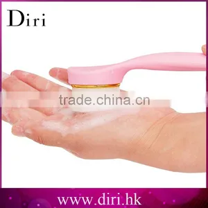 Cheap Facial Cleaning Brush With Plastic Handle thumbnail-2