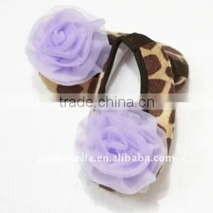 Baby Giraffe Crib Shoes With Light Purple Rosettes thumbnail-1