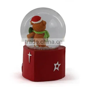 Polyresin Bear Snow Globe thumbnail-4