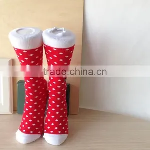 2014 Winter USA Design Fashion Red and White Cotton Knitting Lady Happy Dots Sock thumbnail-2