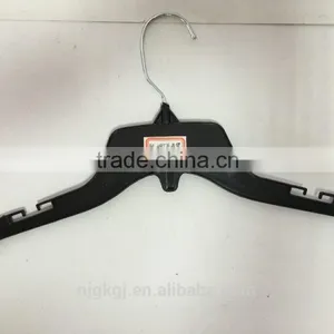 Plastic Hangers for Clothes thumbnail-1