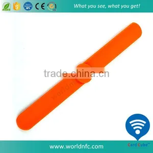Waterproof New Model PVC RFID Wristband With NTAG216 Chip thumbnail-4