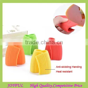 100% Food Grade Silicone Heat Resistant Mini Oven Mitt thumbnail-1