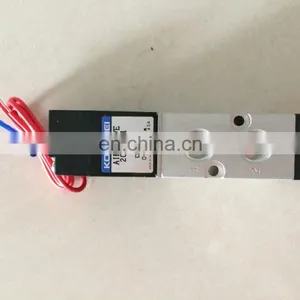 Koganei Solenoid Valve 200-4E1 DC24V thumbnail-4