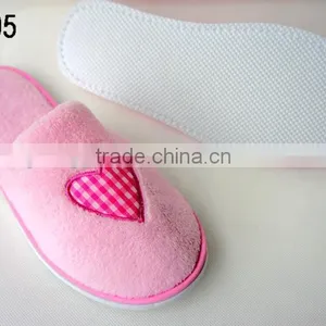 2015 Winter Hot Selling Pink Coral Fleece Bedroom Slippers for Hotel for Woman thumbnail-1