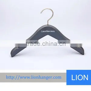 Lioncity W1039 Clothes Wooden Hanger thumbnail-1