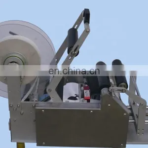 Semi-automatic Labeling Machine for Round Bottles thumbnail-5