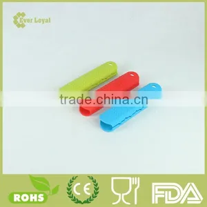 Silicone Stay-Cool Handle Grip thumbnail-1