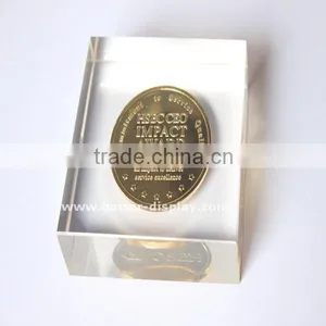 Custom Clear Acrylic Organic Glass Pyramid Paperweight thumbnail-2