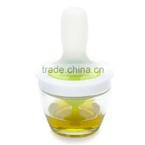 Good Quality Convenient Oil Bottle With Brush Kitchen Silicone Cooking Oil Brush thumbnail-6