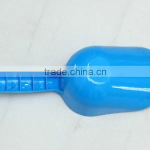 Kids Pink Shovel Plastic Feed Scoop thumbnail-1