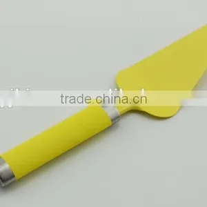 Bright-coloured Coating Plastic Handle Cheese Cake Cutters thumbnail-1