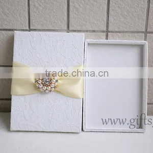 New Design Custom Fashion New High Quality Wedding Invitation Silk Boxes With Brooch thumbnail-5