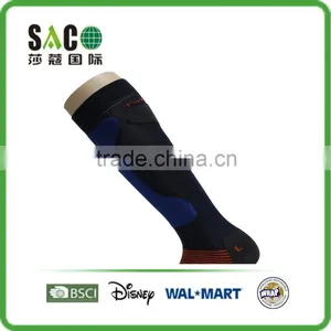 Custom Logo Mark Left and Right Foot Knitted Knee High Sports Socks thumbnail-3