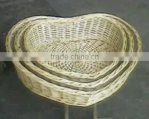 Willow Heart Shape Basket thumbnail-1