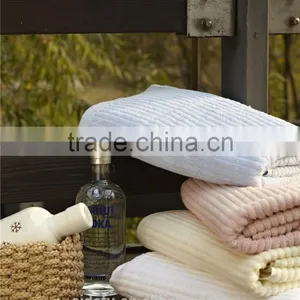 Wholesale High Quality Cotton Terry Piano Key Jacquard Bath Towel thumbnail-1